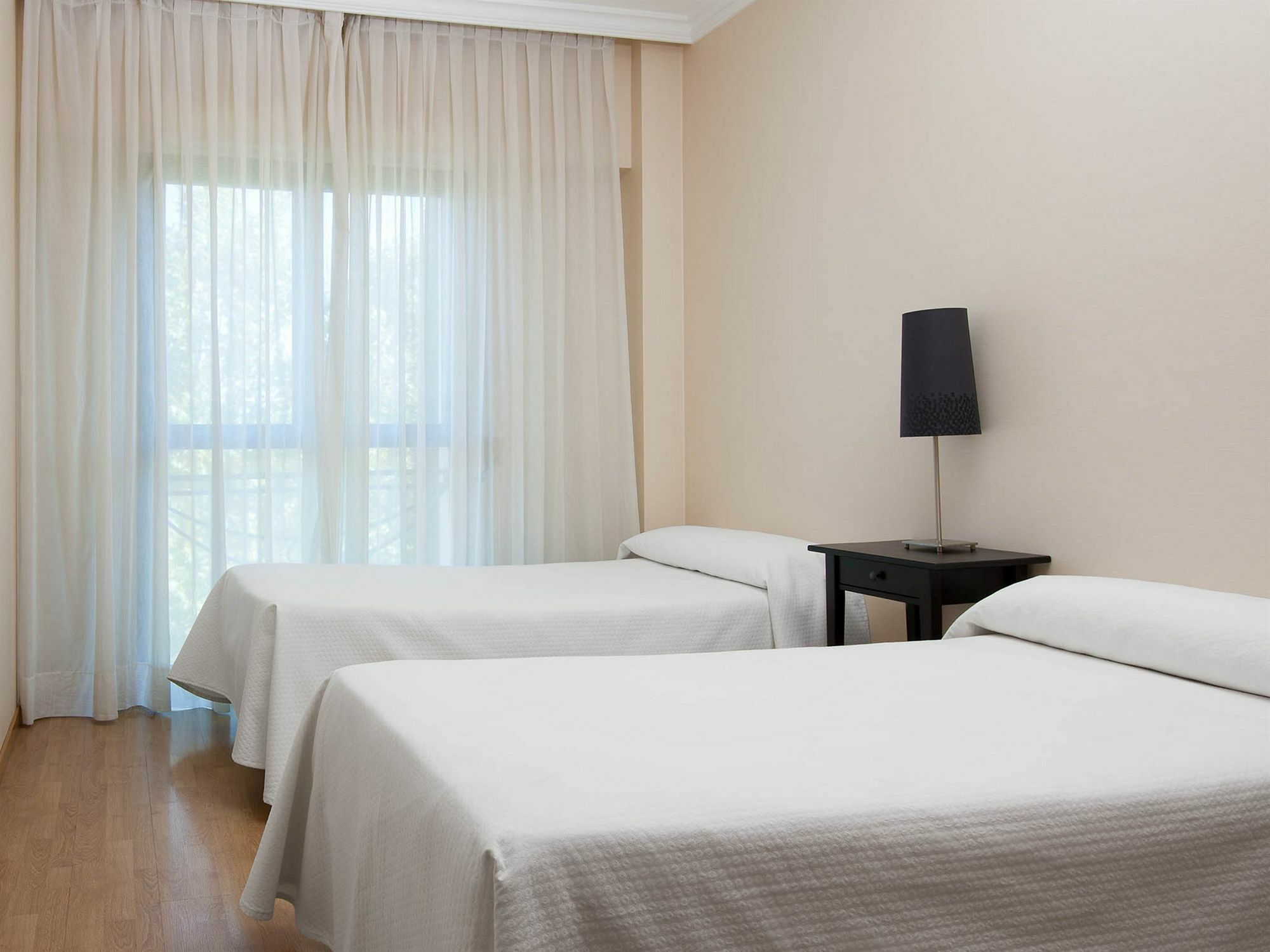 Apartamentos Th La Florida Madrid Buitenkant foto